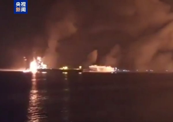 国元配资 美军凌晨发动空袭！胡塞武装反击，美国两艘航空母舰遭导弹袭击，美军MQ-9无人机被击落